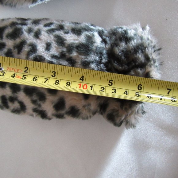 Nice Fuzzy mittens Small Child Leopard Pattern - Picture 5 of 7